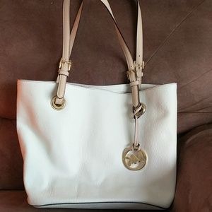 Micheal Kors purse
